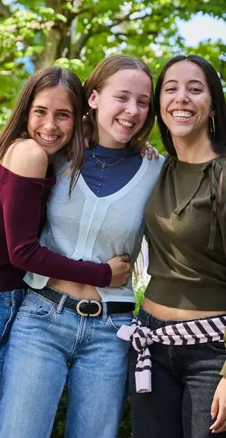 alumnas de Esade en el campus